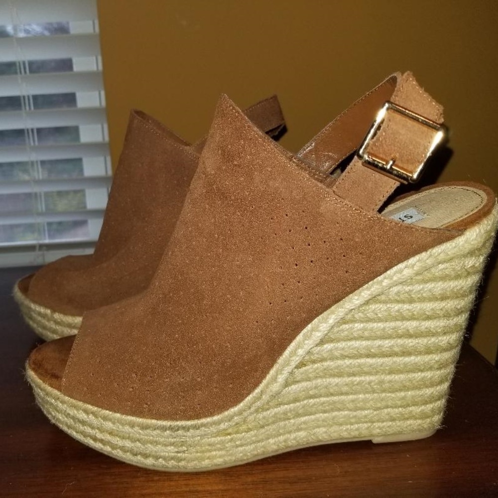 Steve Madden Brown Suede Wedge shoes